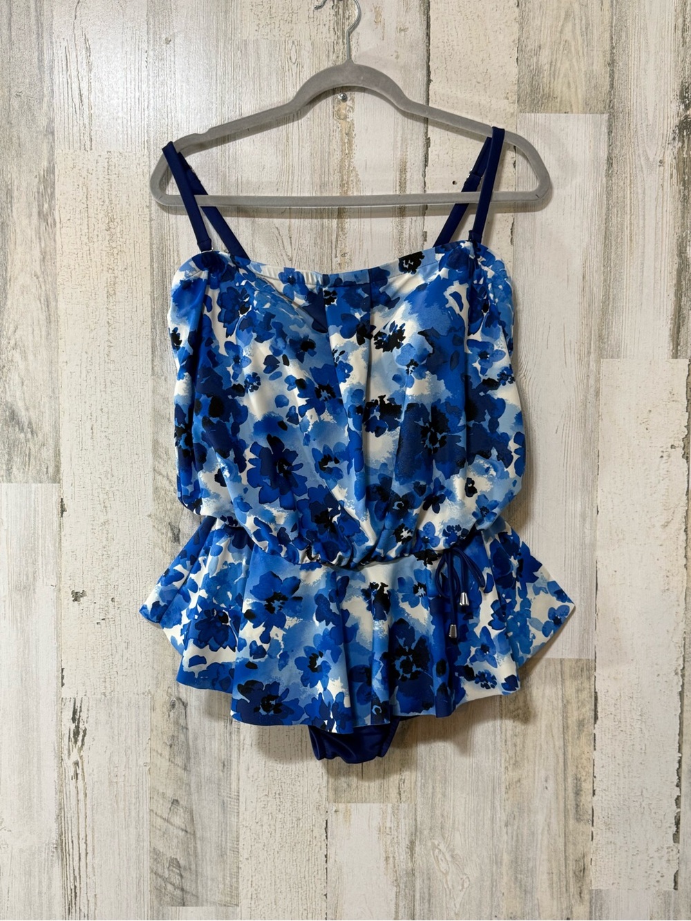 Elizabeth Stewart Blue Floral Peplum One-Piece Swimsuit Adjustable Strap support